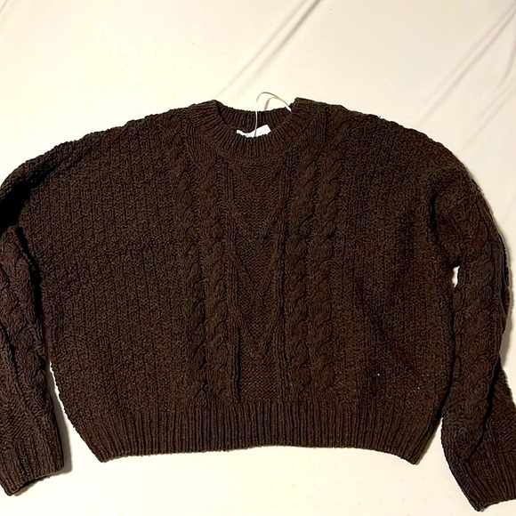 Cableknit Sweater - Picture 1 of 3
